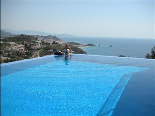 Vom Pool haben Sie einen sch�nen Blick auf das Meer
