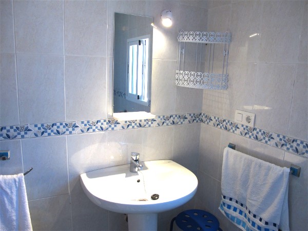 Das Bad hat eine Dusche
